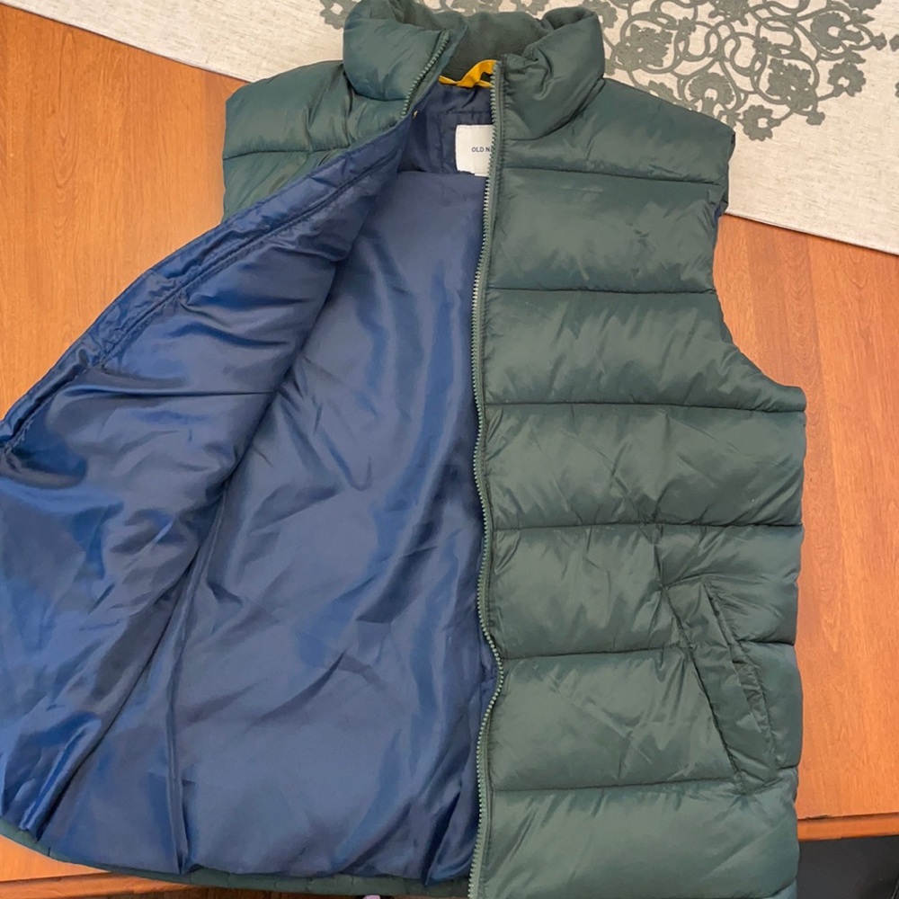 OLD NAVY MENS VEST MEDIUM